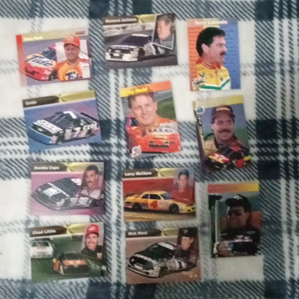 Trading Cards - Picture 5 of 7